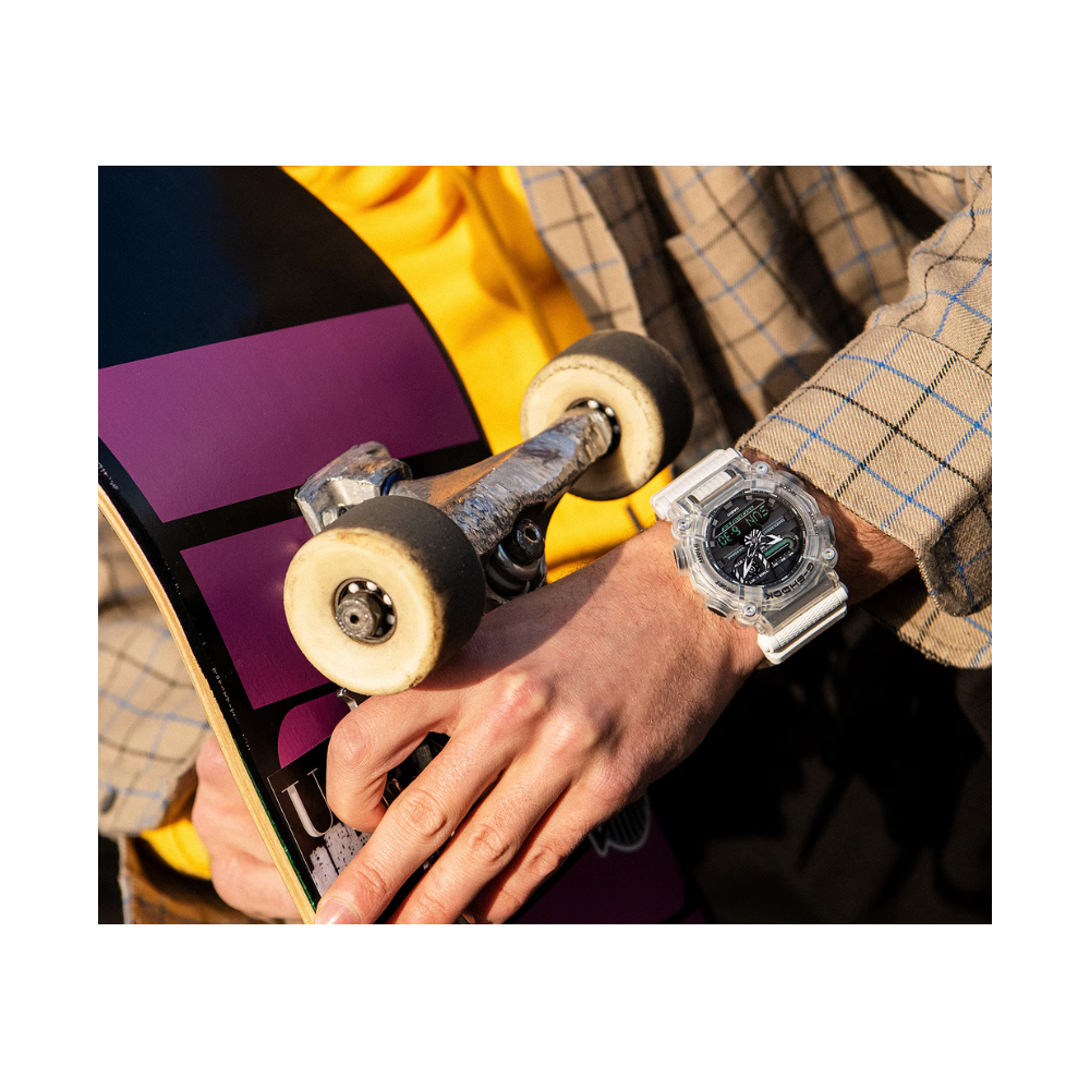 Reloj Casio G-SHOCK Para Hombre Deportivo GA-900SKL-7ADR Blanco Transparente Doble Hora