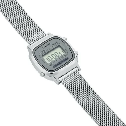 Reloj Casio Retro Vintage LA-670WEM-7D Plateado Para Mujer