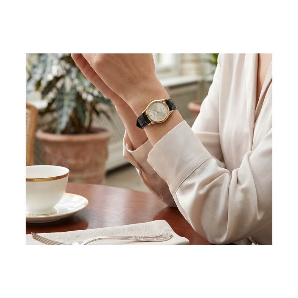 Reloj Casio Para Mujer Elegante LTP-1094Q-7ARDF Esfera Plateada Con Detalles Dorados