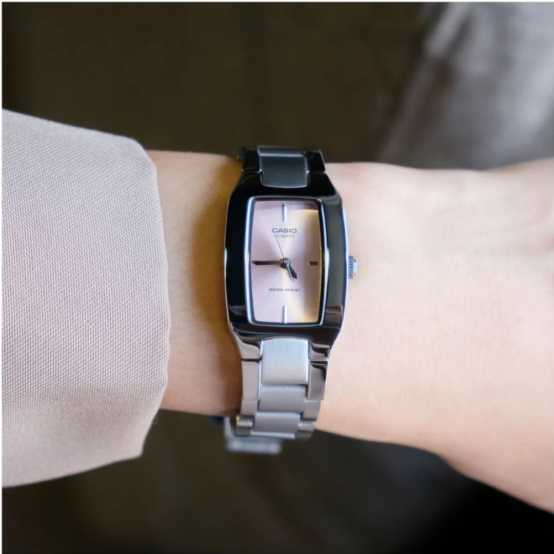 Reloj Casio LTP-1165A-4C En Acero Para Mujer