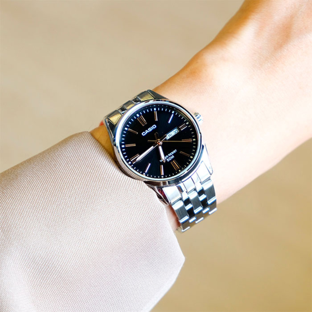 Reloj Casio LTP-1335D-1A2 En Acero Para Dama