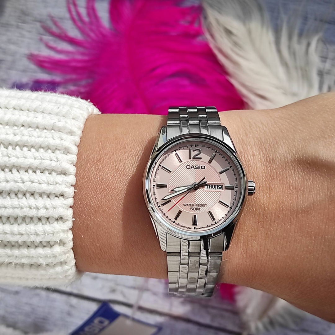 Reloj Casio LTP-1335D-5A Para Dama En Acero